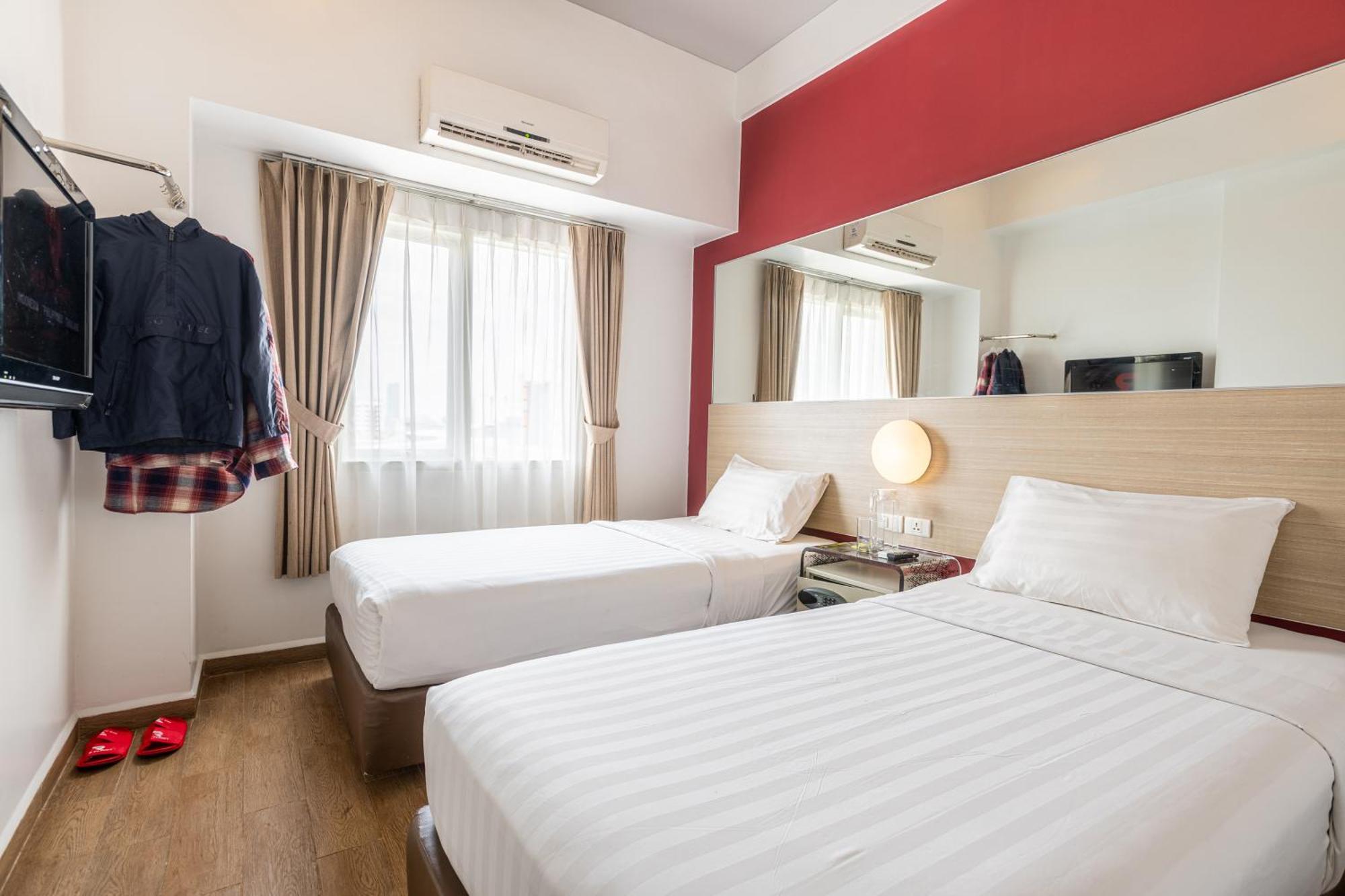 Monoloog Hotel Бекаси Экстерьер фото