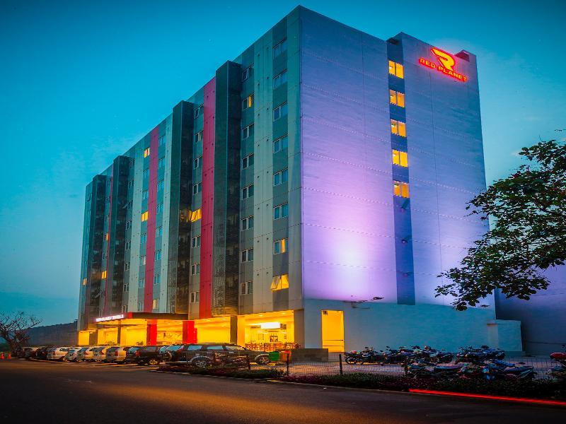 Monoloog Hotel Бекаси Экстерьер фото