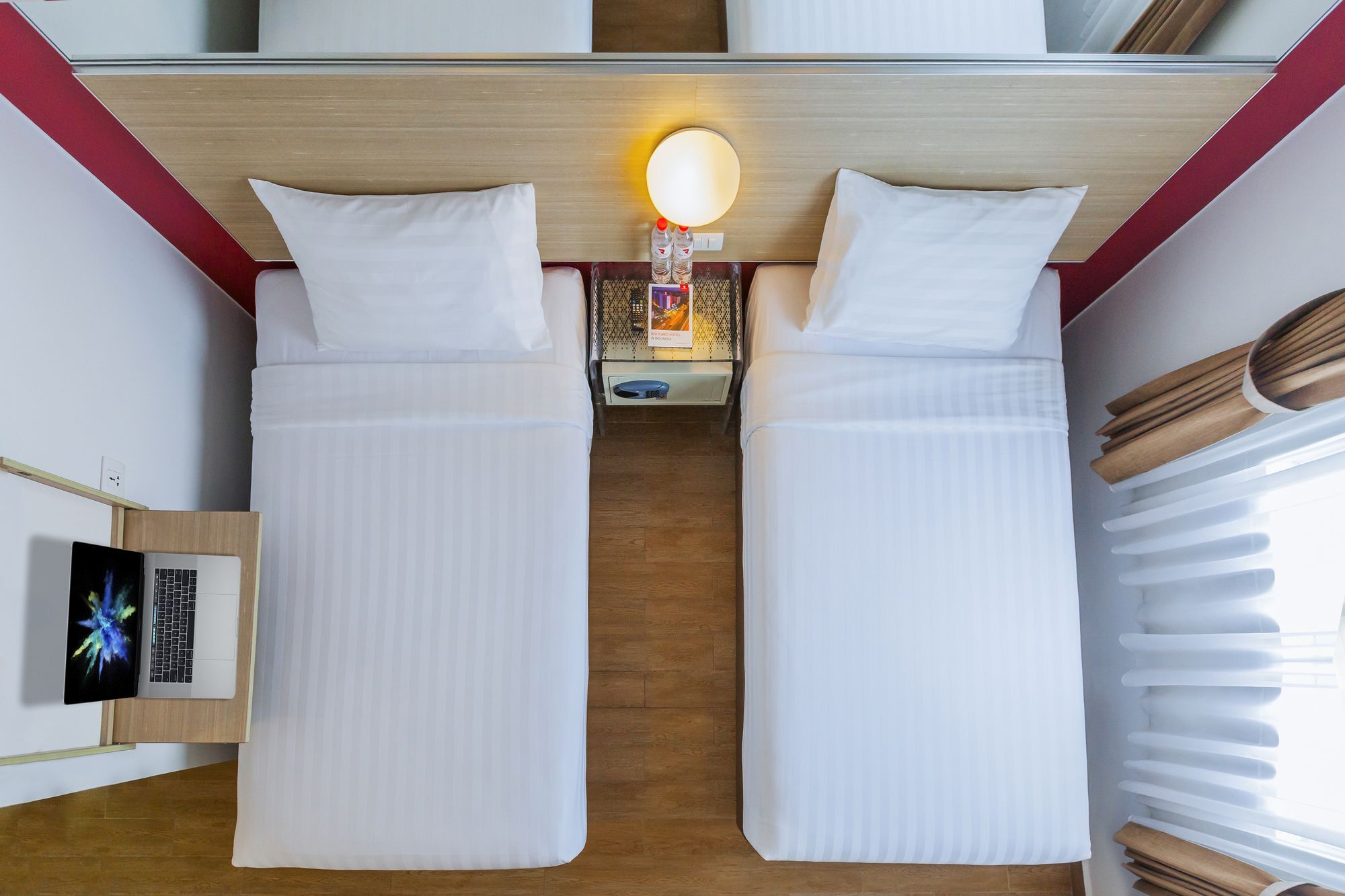 Monoloog Hotel Бекаси Экстерьер фото