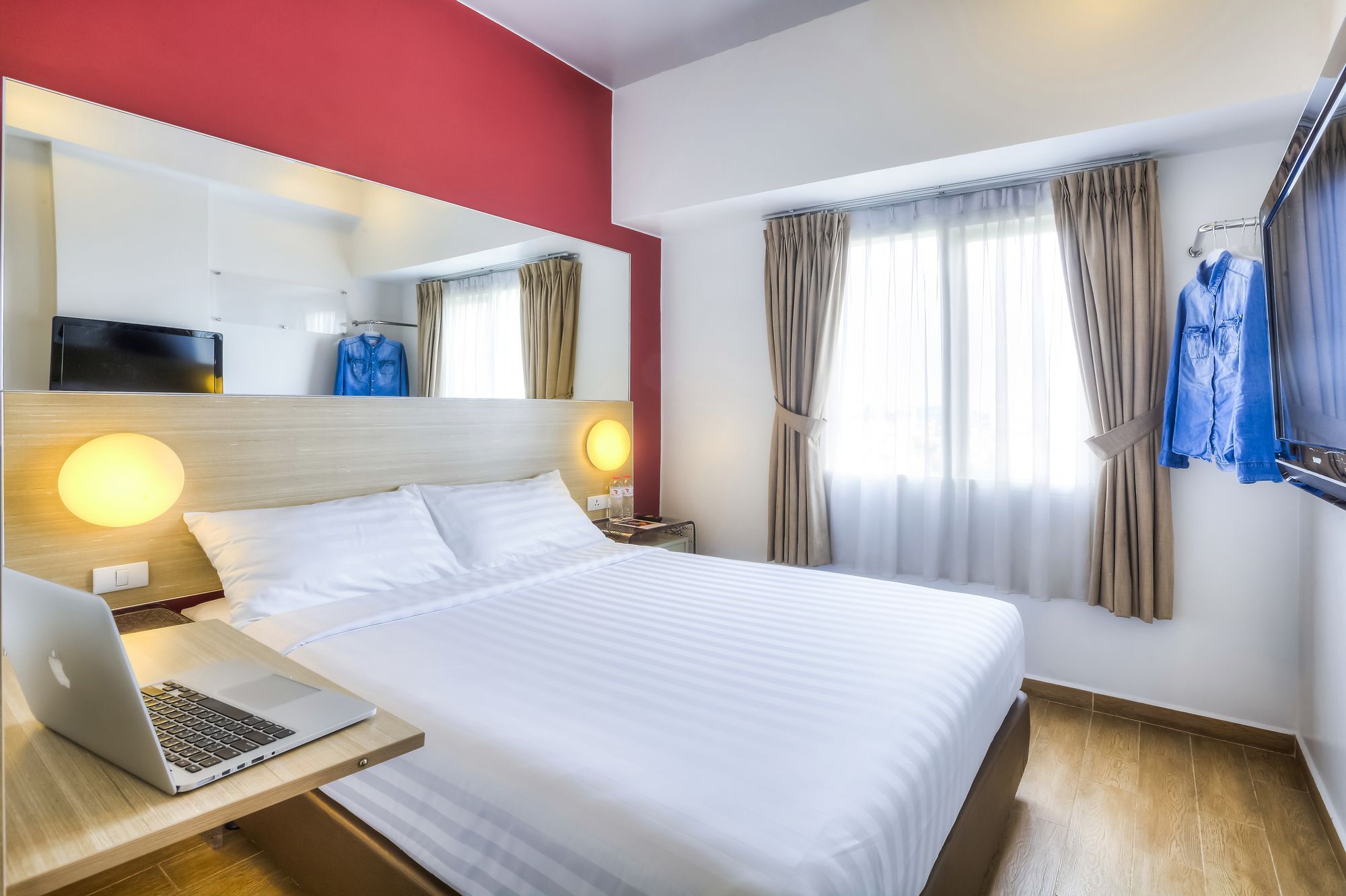 Monoloog Hotel Бекаси Экстерьер фото
